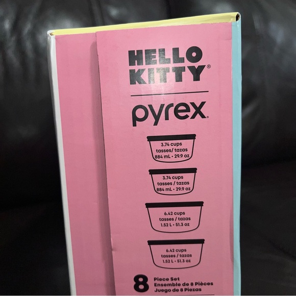 Hello Kitty Pyrex Glass Food Storage Set - Picture 3 of 6